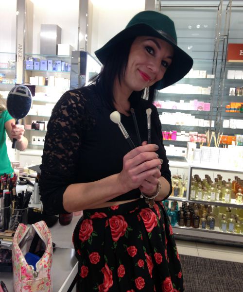 makeup-artist makeup-artist