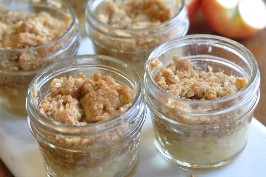 Apple Crisp in a Mason Jar