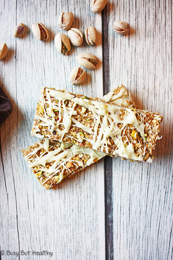 No-Bake-Pistachio-White-Chocolate-Protein-Bars_3 No-Bake-Pistachio-White-Chocolate-Protein-Bars_3