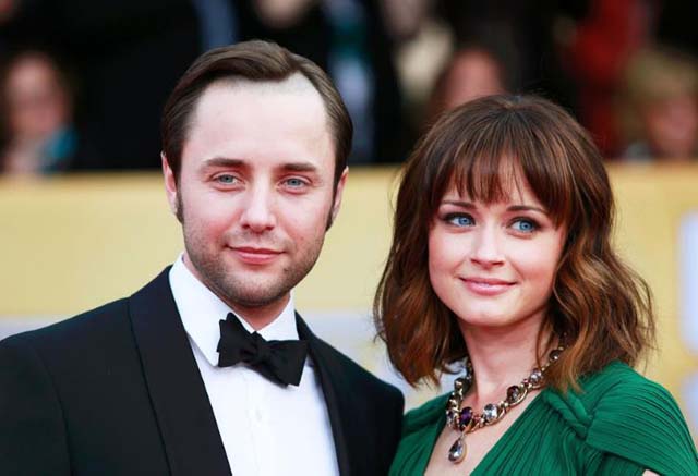 alexis-bledel-and-vincent-kartheiser alexis-bledel-and-vincent-kartheiser