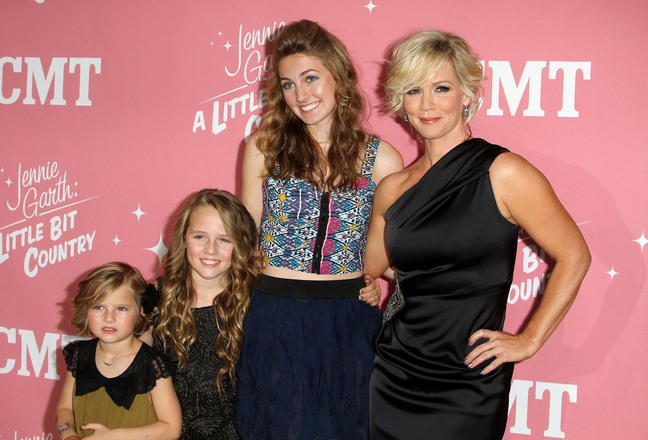 Jennie Garth and her Daughters Luca Bella, Lola Ray, Fiona Eve Facinelli
Jennie Garth's 40th Birthday Celebration &amp; Premiere Party For "Jennie Garth: A Little Bit Country" held at The London Hotel
West Hollywood, California - 19.04.12



Mandatory Credit: FayesVision/WENN.com