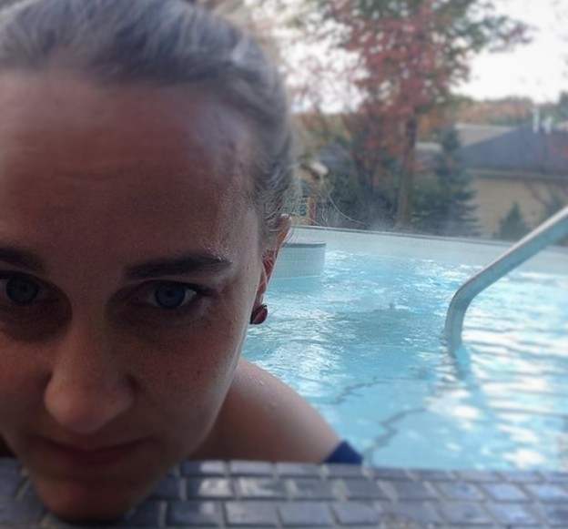 selfie_hot-tub-624x581 selfie_hot-tub-624x581