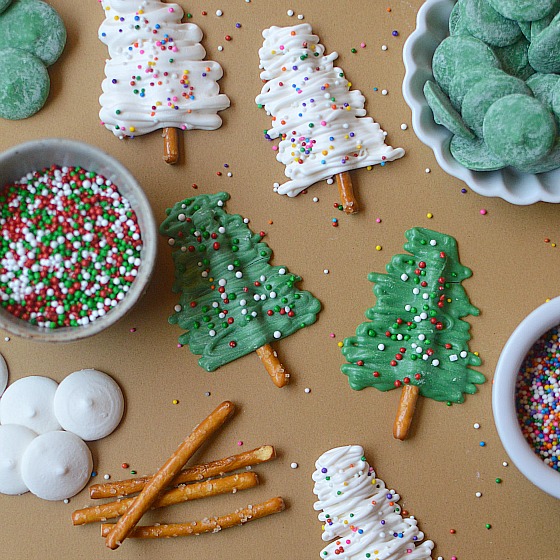 Chocolate Pretzel Christmas Trees - 560x560