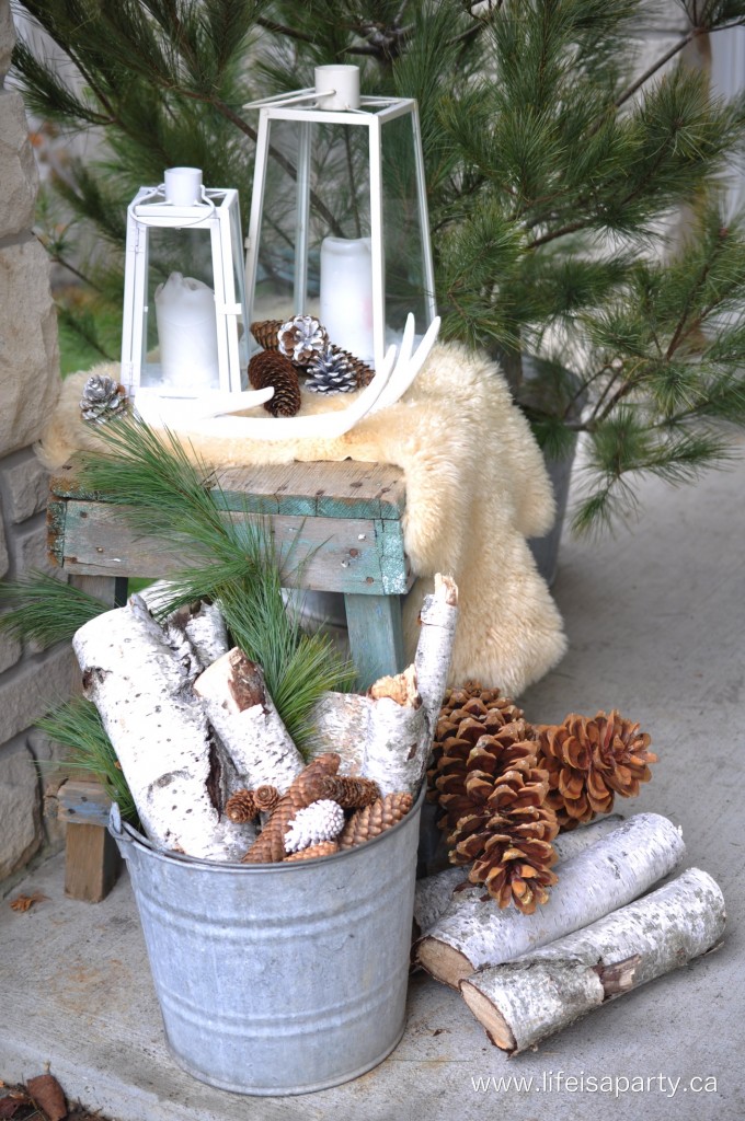 Scandinavian-Inspired-Christmas-front-door-porch-2