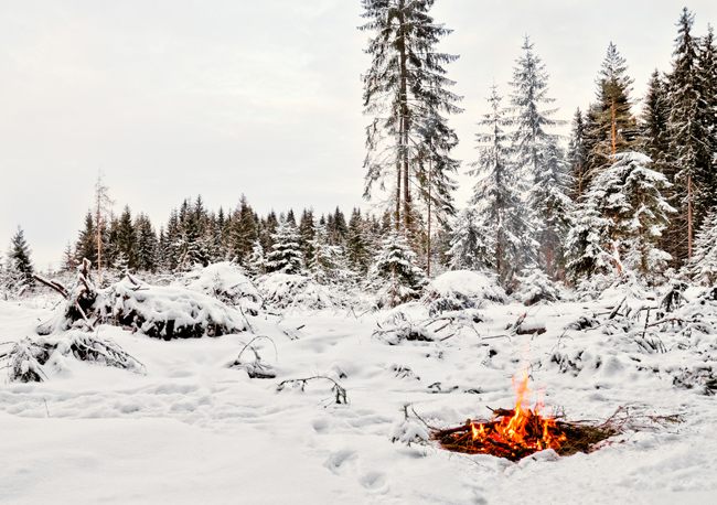 winter-campfire