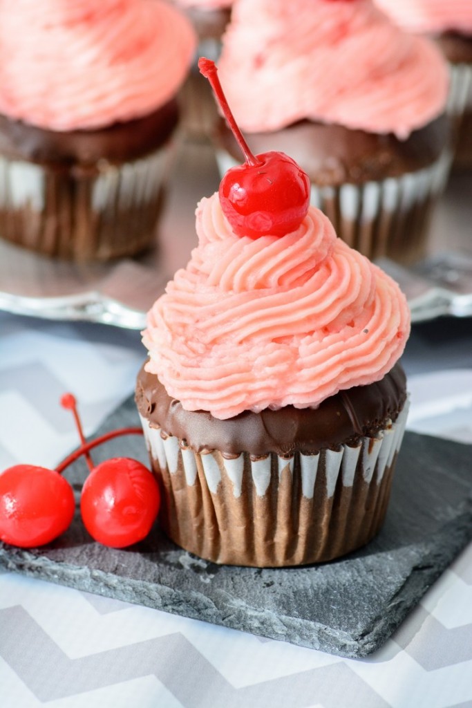 Chocolate-Cherry-Cupcakes-2002-e1454637854692