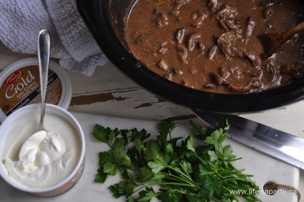 slow-cooker-beef-stroganoff-1 slow-cooker-beef-stroganoff-1