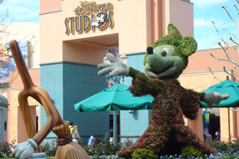 270x180_SvBg_Disney1_Feb10 270x180_SvBg_Disney1_Feb10