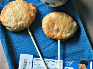 Apple Pie on a Stick Recipe - SavvyMom