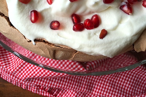 Chocolate_Pavlova_with_Christmas_Fruits