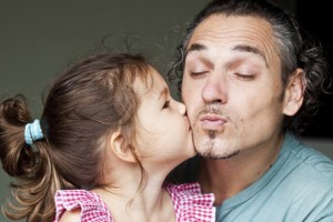 Dads who do chores raise daughters who earn more - SavvyMom