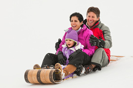 Family_tobogganing