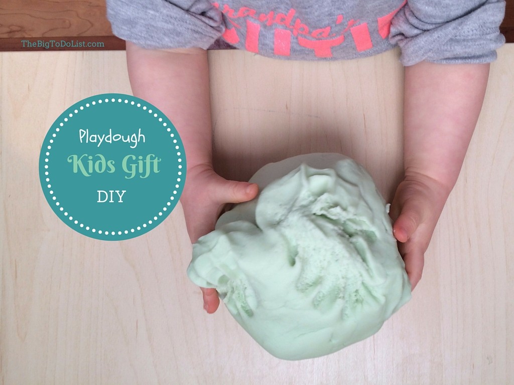 Playdough-DIY-kids-gift