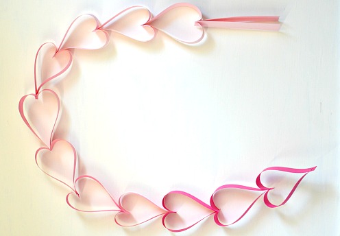 How to Make a Heart-Shaped Paper Chain for Valentine's Day - SavvyMom