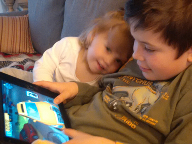 are_my_kids_tech_addicts are_my_kids_tech_addicts