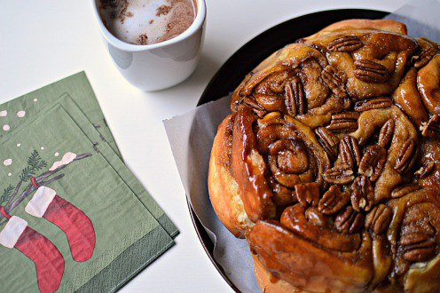 christmas_morning_breakfast_sticky_caramel_cinammon_rolls