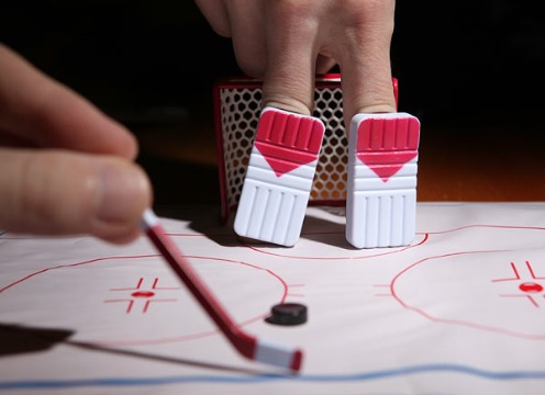 edd6_finger_hockey_desktop_game_inuse2