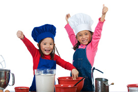 happy_kidsinkitchen