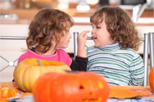 5 Tips for a Fun Family Thanksgiving - SavvyMom