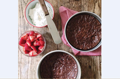 Brownie Cake with Strawberries - SavvyMom