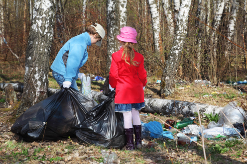 kids_helping_out