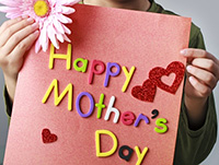 mothersdaycard_heldup_by_child