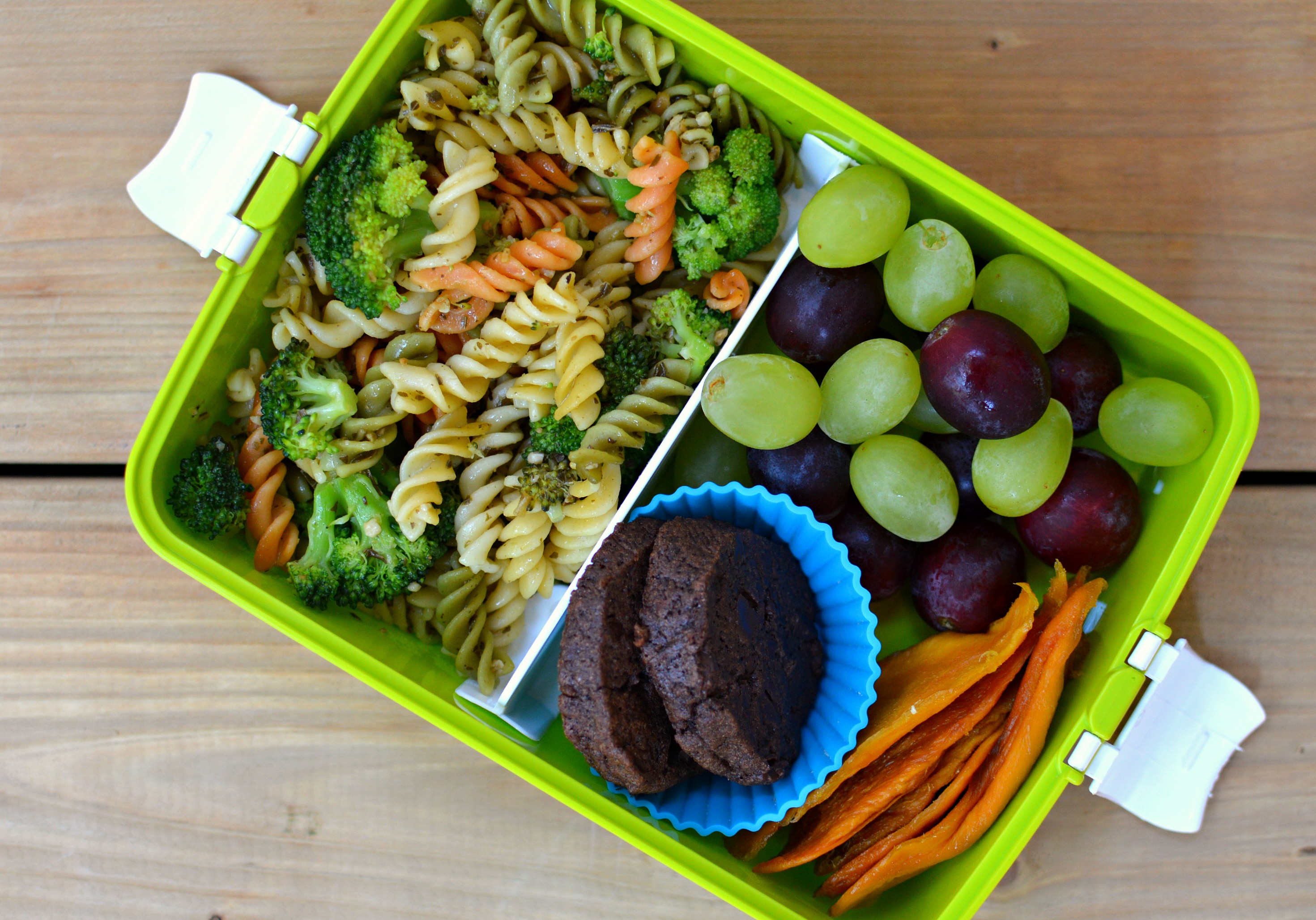 Bento Box Lunch #4 – Vegetable Pasta with Pesto and Broccoli