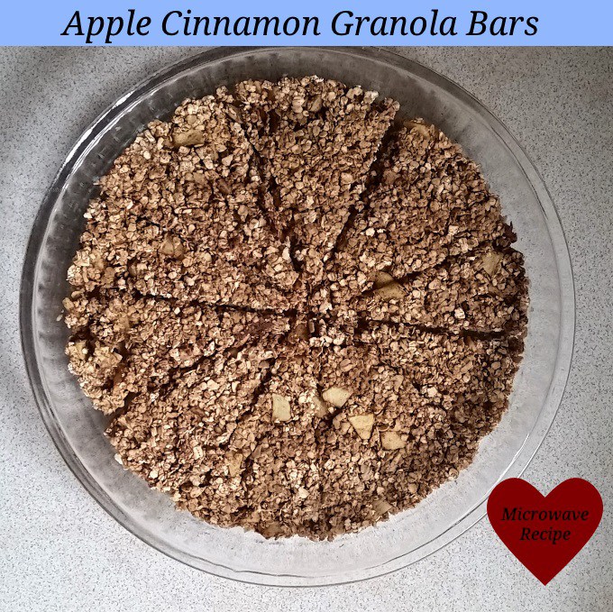 Apple-cinnamon-granola-bar-recipe-Microwave-recipe-via-www.parentclub.ca_