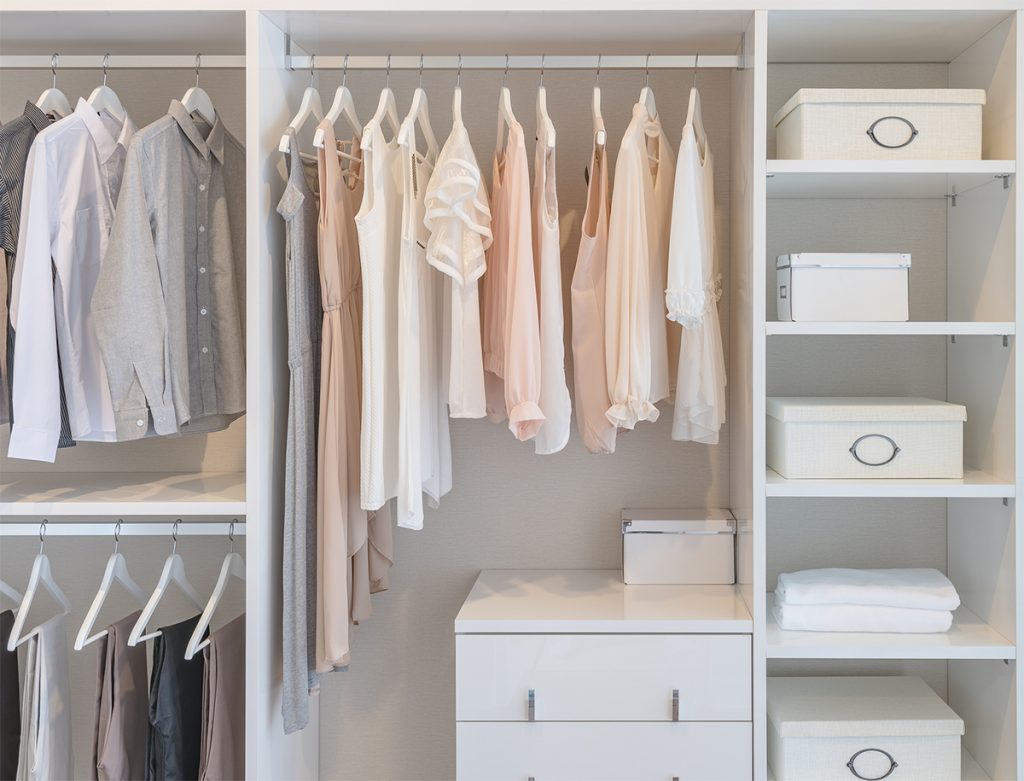 Closet_feature