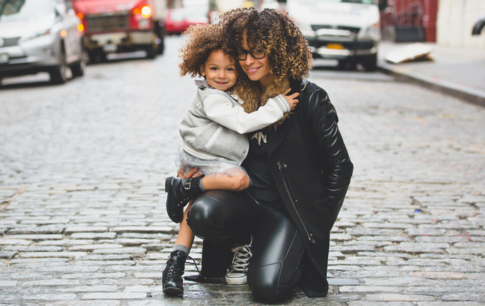 5 Things Effortlessly Stylish Moms Do Differently - SavvyMom