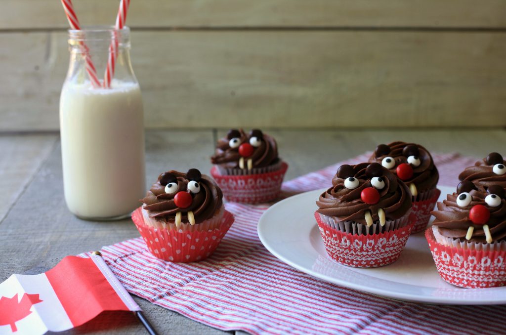 Beaver Cupcakes - Full Size Beaver Cupcakes to Celebrate Canada - SavvyMom