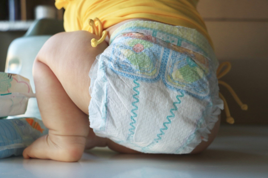 Mom Panel: Reviews on Pampers From Moms Knee-Deep in Diapering.