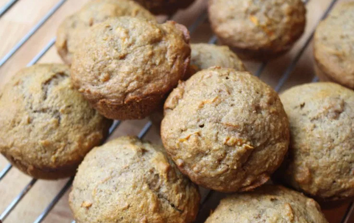 Homemade carrot applesauce muffins - SavvyMom