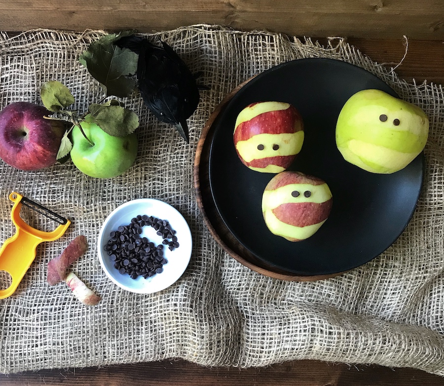 Healthy Halloween apple mummies - SavvyMom