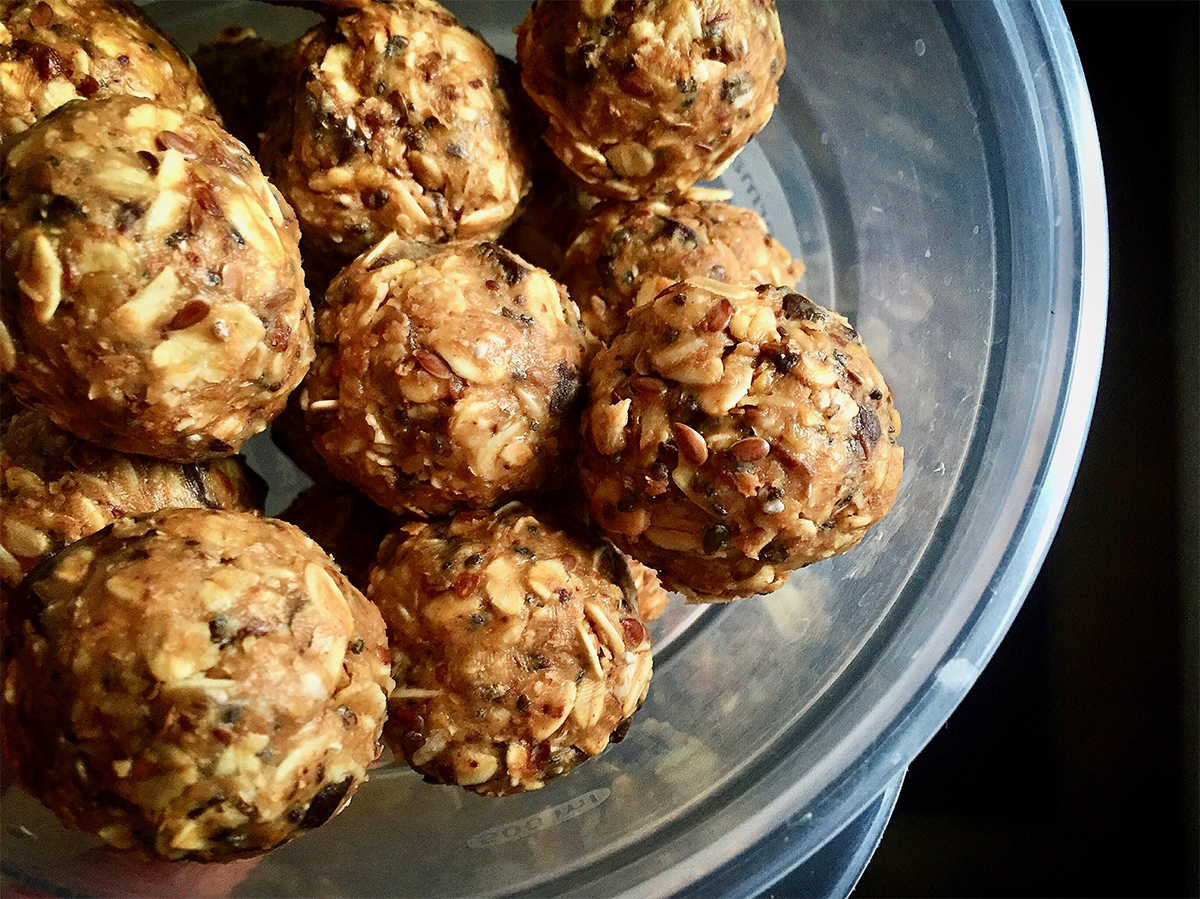 NoBake Oatmeal Chocolate Chip Peanut Butter Balls SavvyMom
