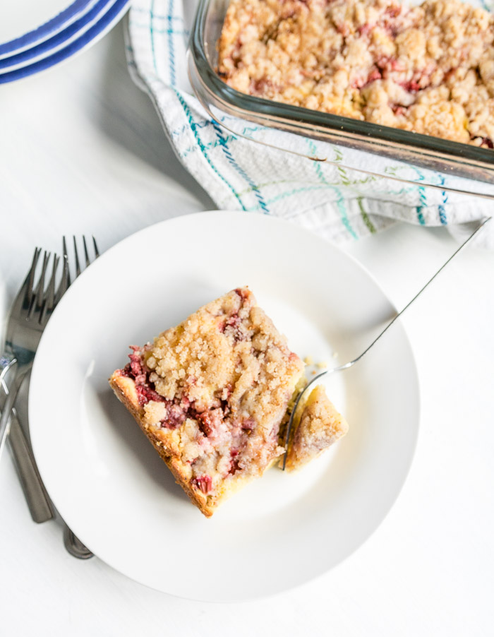 Strawberry Rhubarb Crumb Cake