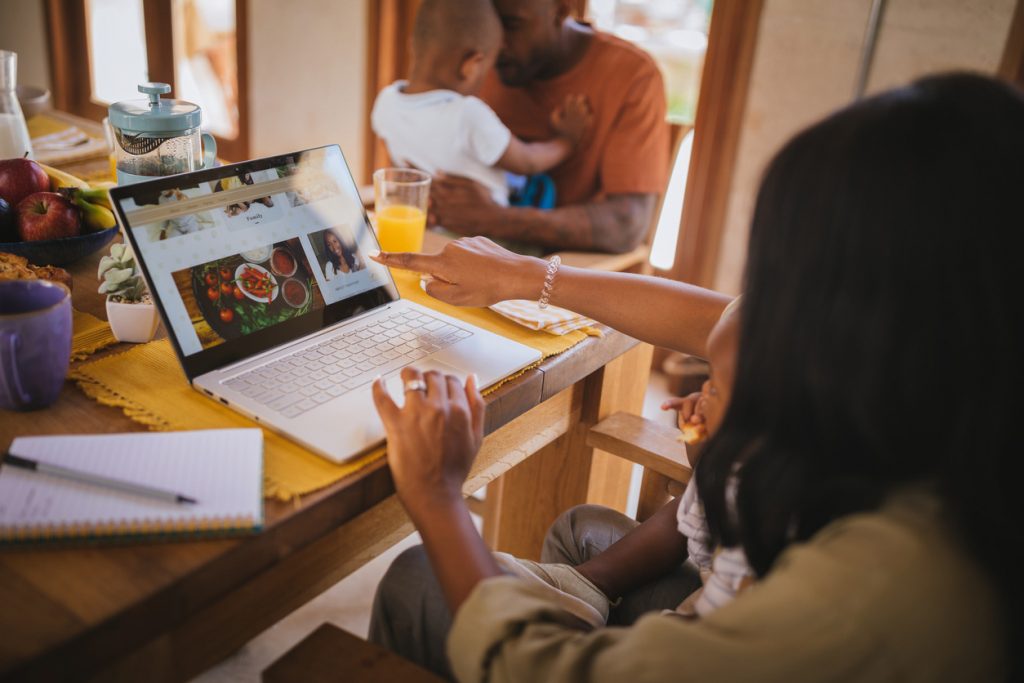 Oversharing Are We Ignoring Our Kids' Privacy? - SavvyMom