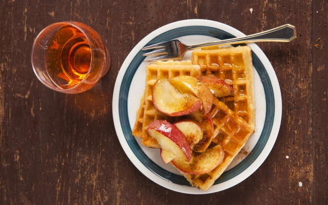 waffles with caramelized apples