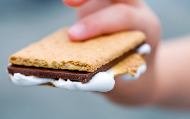 8 recipes to celebrate canada day, s'mores