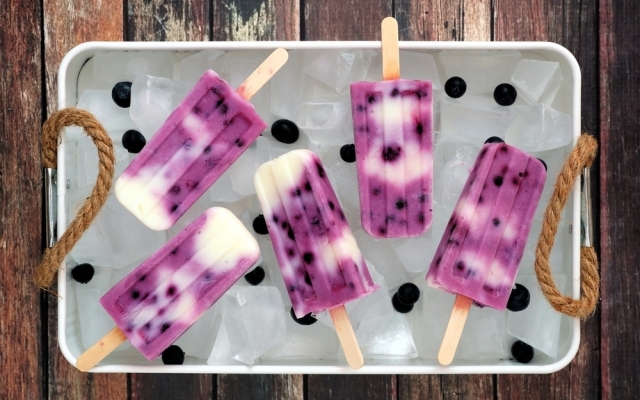 8 recipes to celebrate canada day, marbled blueberry and vanilla popsicles 