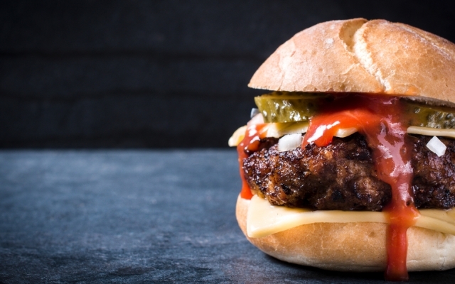 8 recipes for canada day, best beef burger