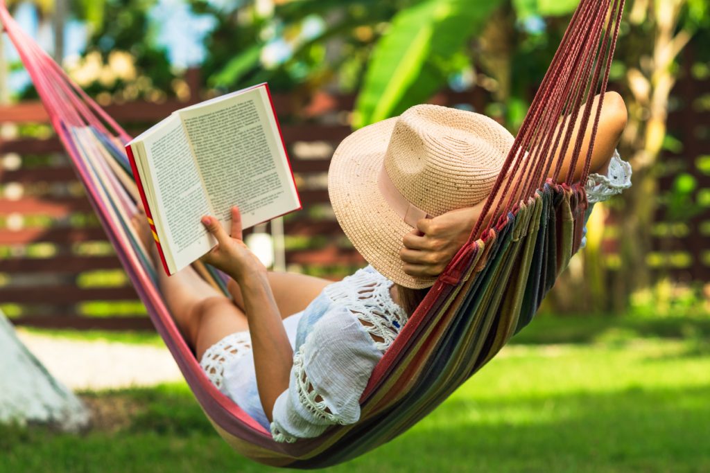 SavvyMom-Summer-Beach-Reads