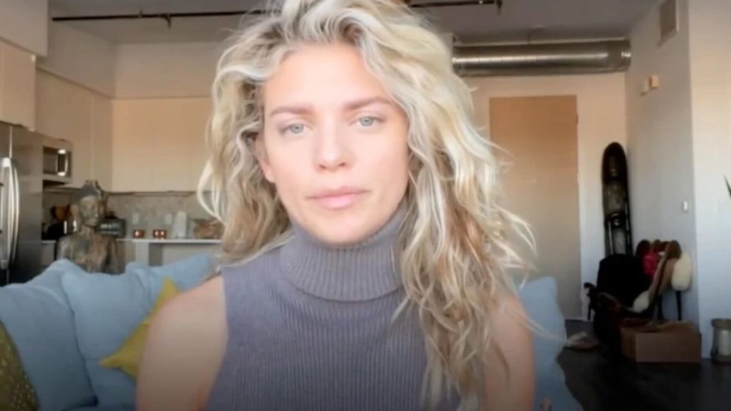 Annalynne McCord Twitter Putins Mother