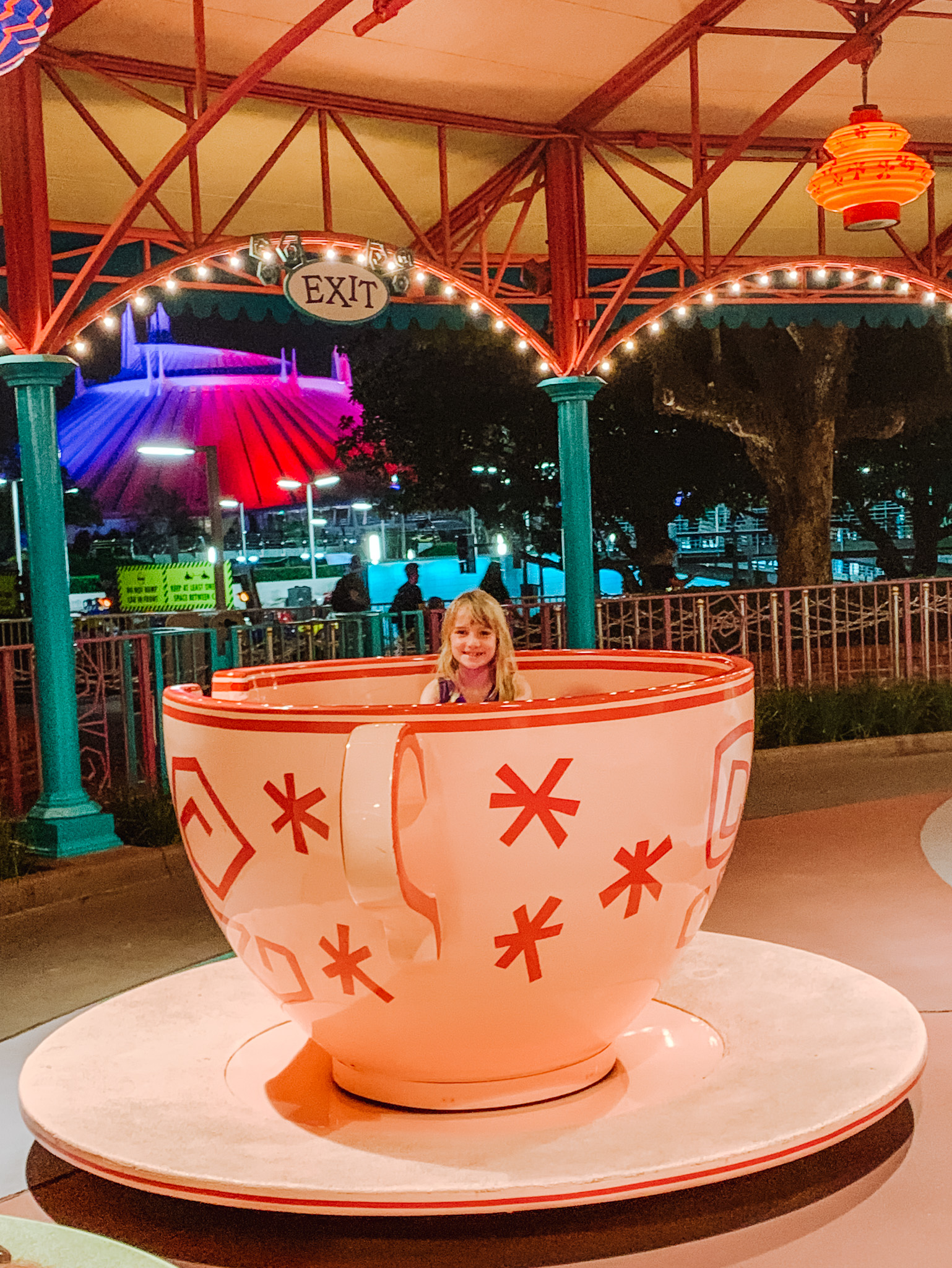 Magic Teacup Ride - SavvyMom