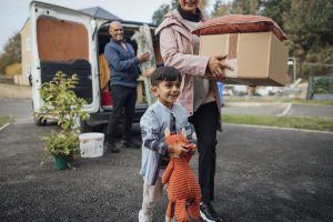 Helping Kids Adjust to a New Neighbourhood - SavvyMom