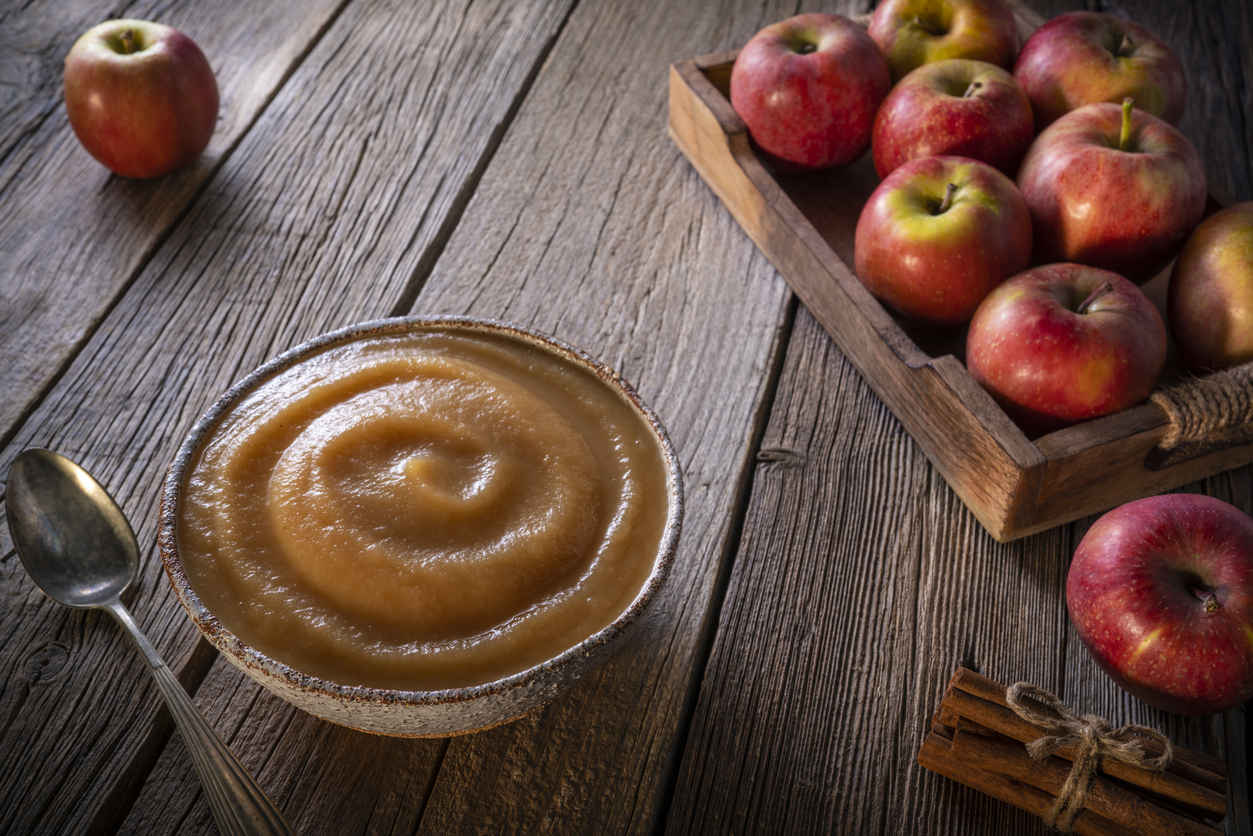 Easy Homemade Applesauce - SavvyMom