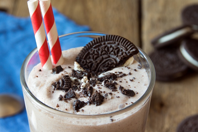 Cookies and Cream Milkshakes - SavvyMom