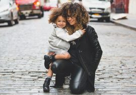 5 Things Effortlessly Stylish Moms Do Differently - SavvyMom