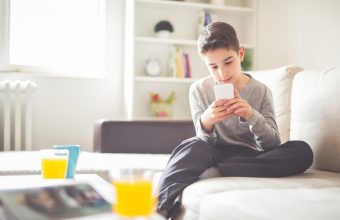 8 rules for keeping kids off cell phones and devices
