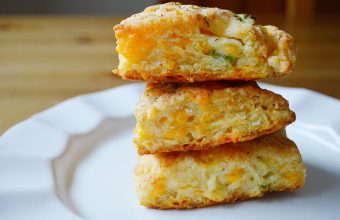 cheddar biscuits_feature